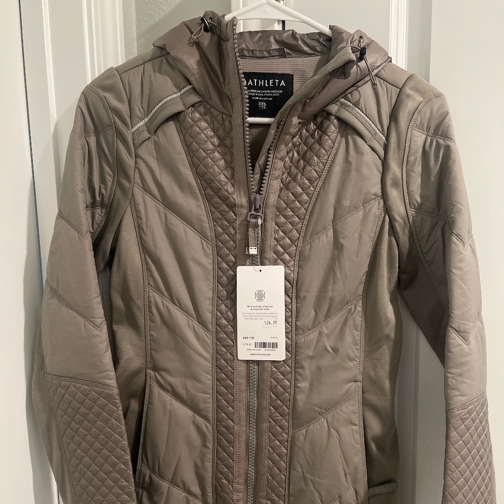 Athleta rock ridge primaloft jacket